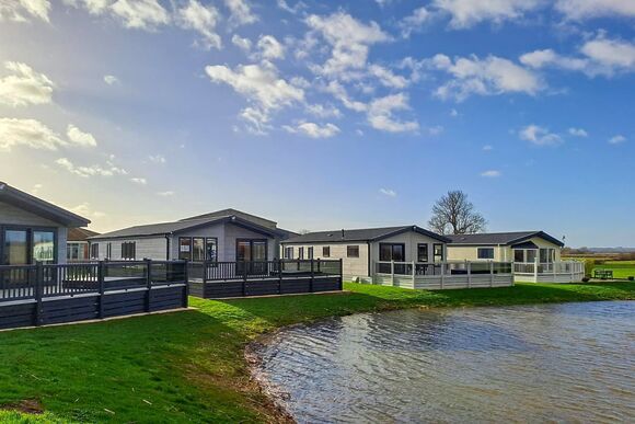 Platinum 4 berth Lodge - Helsey Farm Cottages, Helsey