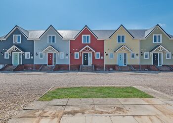 Red Robin Cottage - Herons Mead Cottages, Orby