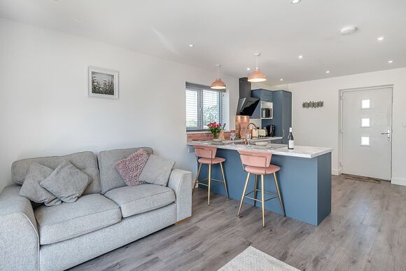 Waterlily Cottage - Herons Mead Cottages, Orby