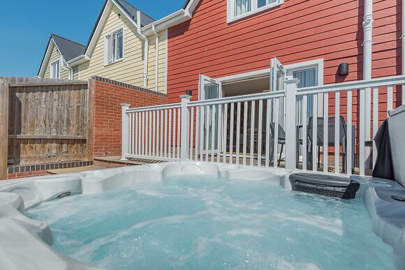 Red Robin Cottage - Herons Mead Cottages, Orby