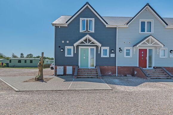 Red Robin Cottage - Herons Mead Cottages, Orby