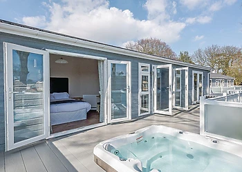Platinum 2 Lodge Spa