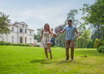 Henlle Hall Cottages, Henlle, Nr Oswestry