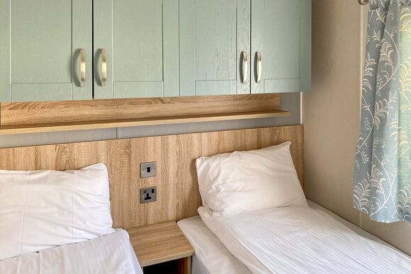 Gwenver 3 - Hendra Holiday Park, Newquay