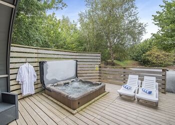 Door Mouse Pod - Henfields Country Retreat, Cannington