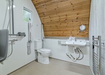 Door Mouse Pod - Henfields Country Retreat, Cannington