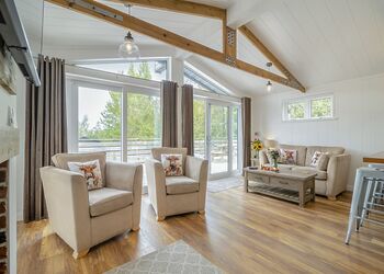 Stoat Lodge - Henfields Country Retreat, Cannington