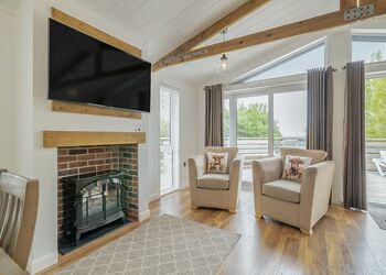 Stoat Lodge - Henfields Country Retreat, Cannington