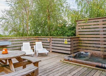 Otters View Lodge - Henfields Country Retreat, Cannington