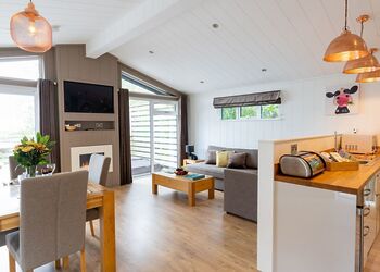 Otters View Lodge - Henfields Country Retreat, Cannington