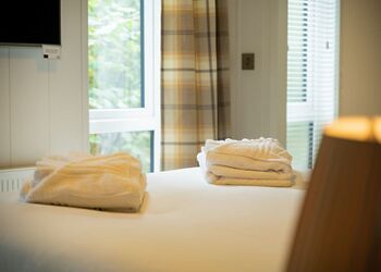 Otters View Lodge - Henfields Country Retreat, Cannington