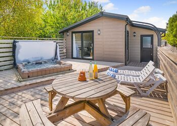 Roe Deer Lodge - Henfields Country Retreat, Cannington