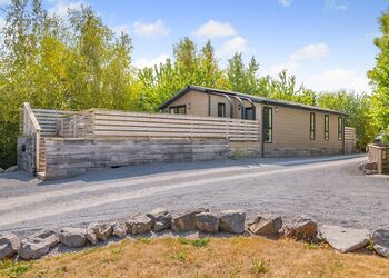 Roe Deer Lodge - Henfields Country Retreat, Cannington