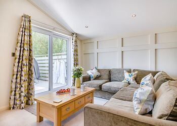 Roe Deer Lodge - Henfields Country Retreat, Cannington