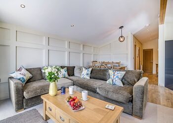 Roe Deer Lodge - Henfields Country Retreat, Cannington