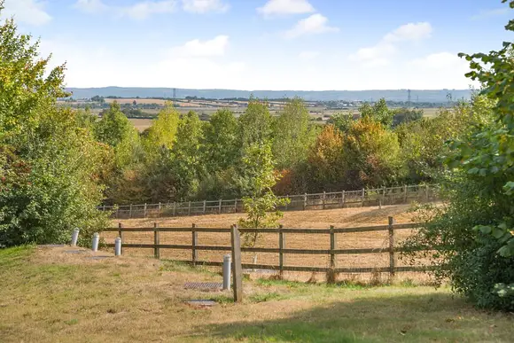 Henfields Country Retreat