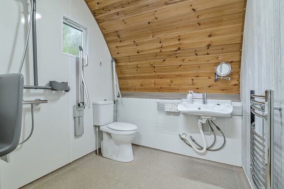 Door Mouse Pod - Henfields Country Retreat, Cannington