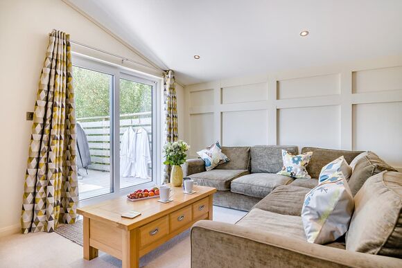 Roe Deer Lodge - Henfields Country Retreat, Cannington