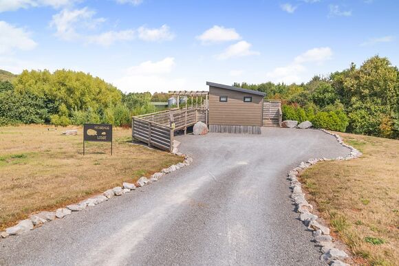 Hedgehog Lodge - Henfields Country Retreat, Cannington