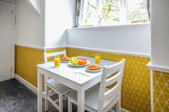 Gun Room 1 Bedroom Apartment - Hengar Manor Country Park, St Tudy, Bodmin