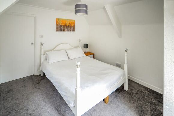 Gun Room 1 Bedroom Apartment - Hengar Manor Country Park, St Tudy, Bodmin