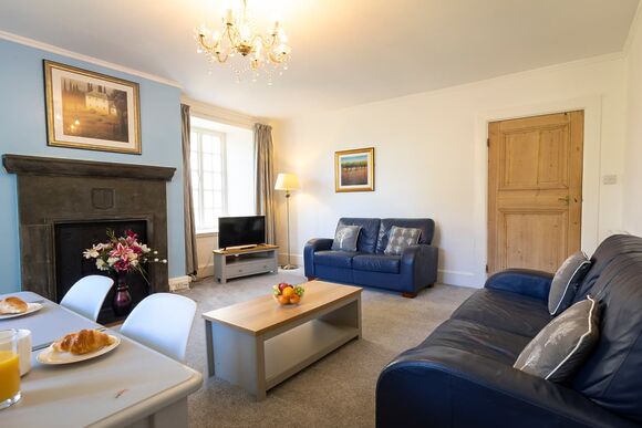 Garden View 2 Bedroom Apartment - Hengar Manor Country Park, St Tudy, Bodmin