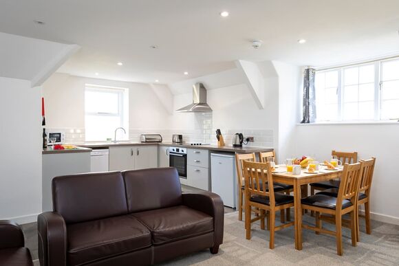 Maids Retreat 3 Bedroom Apartment - Hengar Manor Country Park, St Tudy, Bodmin