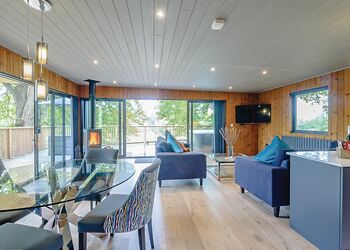 Ruby Meadow - Henlle Hall Woodland Lodges, Henlle, Nr Oswestry