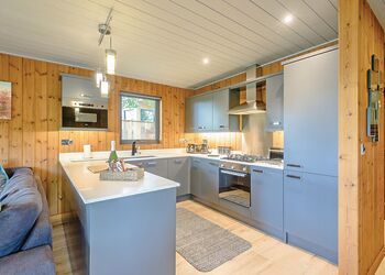 Ruby Meadow - Henlle Hall Woodland Lodges, Henlle, Nr Oswestry