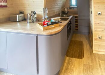 Caban Pet - Henlle Hall Woodland Lodges, Henlle, Nr Oswestry