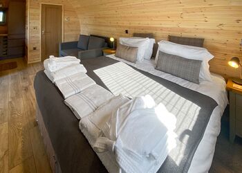 Caban Pet - Henlle Hall Woodland Lodges, Henlle, Nr Oswestry