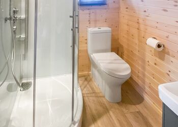 Caban Pet - Henlle Hall Woodland Lodges, Henlle, Nr Oswestry