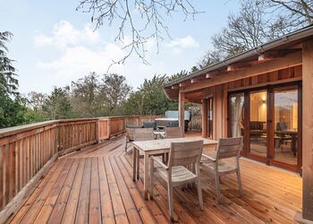 Birchwood Heights Tree House - Henlle Hall Woodland Lodges, Henlle, Nr Oswestry