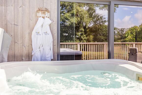 Ruby Meadow - Henlle Hall Woodland Lodges, Henlle, Nr Oswestry