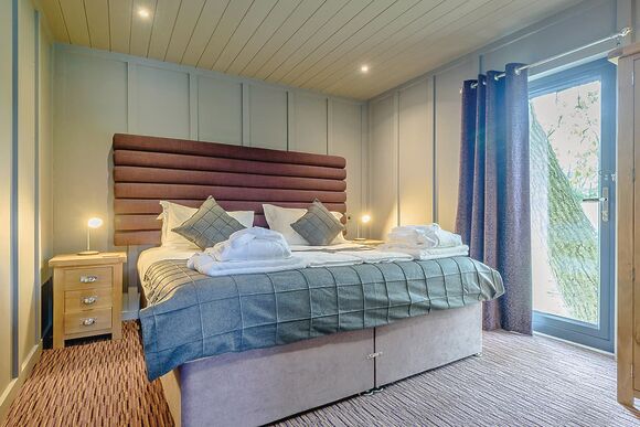 Ruby Meadow - Henlle Hall Woodland Lodges, Henlle, Nr Oswestry