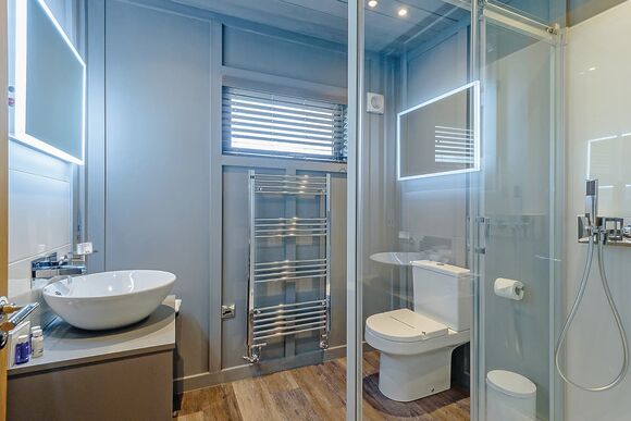 Silver Moon - Henlle Hall Woodland Lodges, Henlle, Nr Oswestry