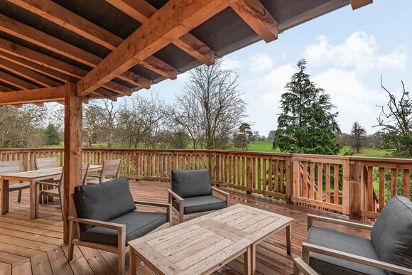 Birchwood Heights Tree House - Henlle Hall Woodland Lodges, Henlle, Nr Oswestry