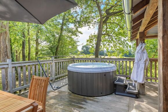 Fairway Lodge - Henlle Hall Woodland Lodges, Henlle, Nr Oswestry