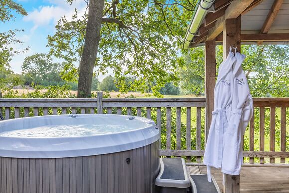 Fairway Lodge - Henlle Hall Woodland Lodges, Henlle, Nr Oswestry