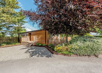 The Harrington Lodge - Herons Brook Retreat Lodges, Narberth, Nr Tenby