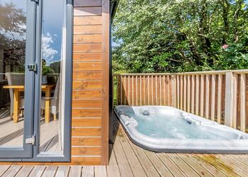 The Harrington Lodge - Herons Brook Retreat Lodges, Narberth, Nr Tenby