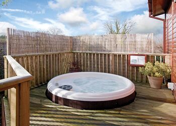 Hornbeam Lodge 4 - Herons Brook Retreat Lodges, Narberth, Nr Tenby