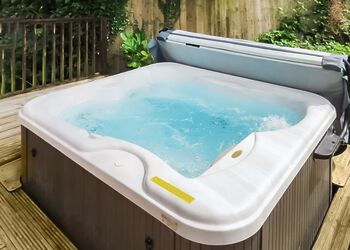 Bay Tree Lodge 4 - Herons Brook Retreat Lodges, Narberth, Nr Tenby