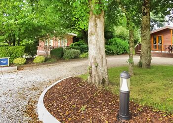 Bay Tree Lodge 1 - Herons Brook Retreat Lodges, Narberth, Nr Tenby