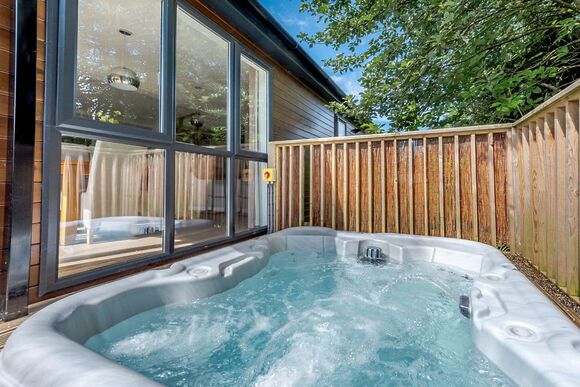 The Harrington Lodge - Herons Brook Retreat Lodges, Narberth, Nr Tenby