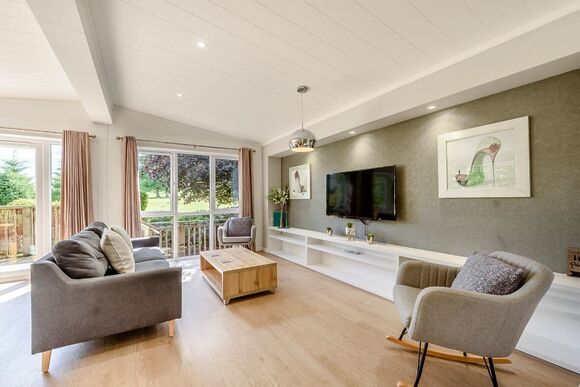 The Harrington Lodge - Herons Brook Retreat Lodges, Narberth, Nr Tenby