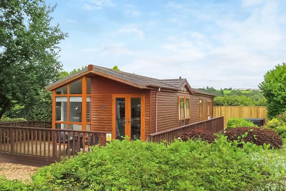 Bay Tree Lodge 3 - Herons Brook Retreat Lodges, Narberth, Nr Tenby