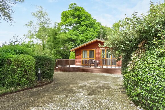 Hornbeam Lodge 2 - Herons Brook Retreat Lodges, Narberth, Nr Tenby