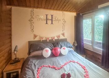 Finch Lodge - Heronstone Lodges, Brecon Beacons National Park, 