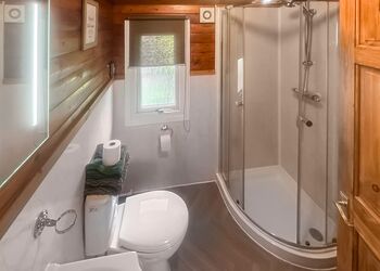 Finch Lodge - Heronstone Lodges, Brecon Beacons National Park, 